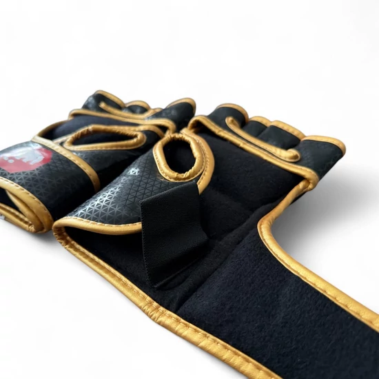 Premium Fighter MMA Black Carbon edition Kesztyű ( CombatX Fusion )