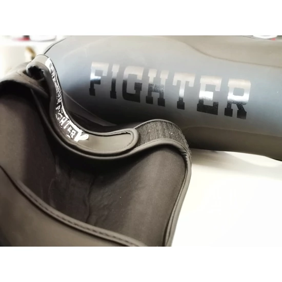 Premium Fighter - Black Line