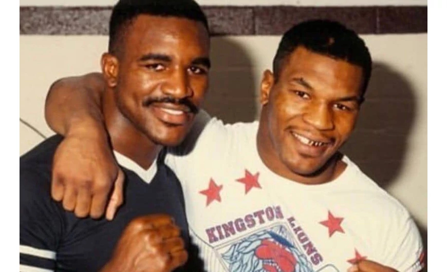 Amikor a 21 éves Holyfield és a 17 éves Tyson bunyózott egymással!